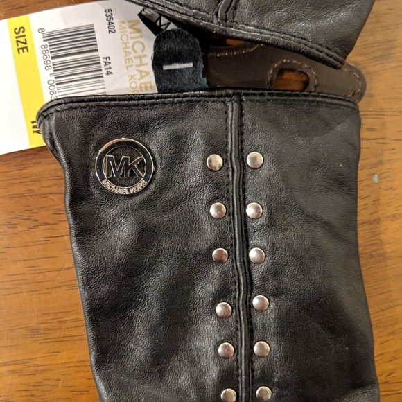 NWT Michael Kors leather gloves - Picture 2 of 2